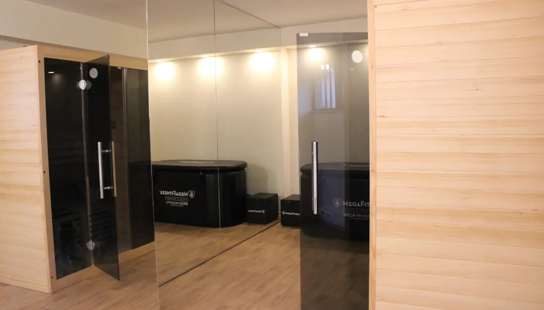 Ο χώρος του Wellness Lounge με σάουνα και ice bath